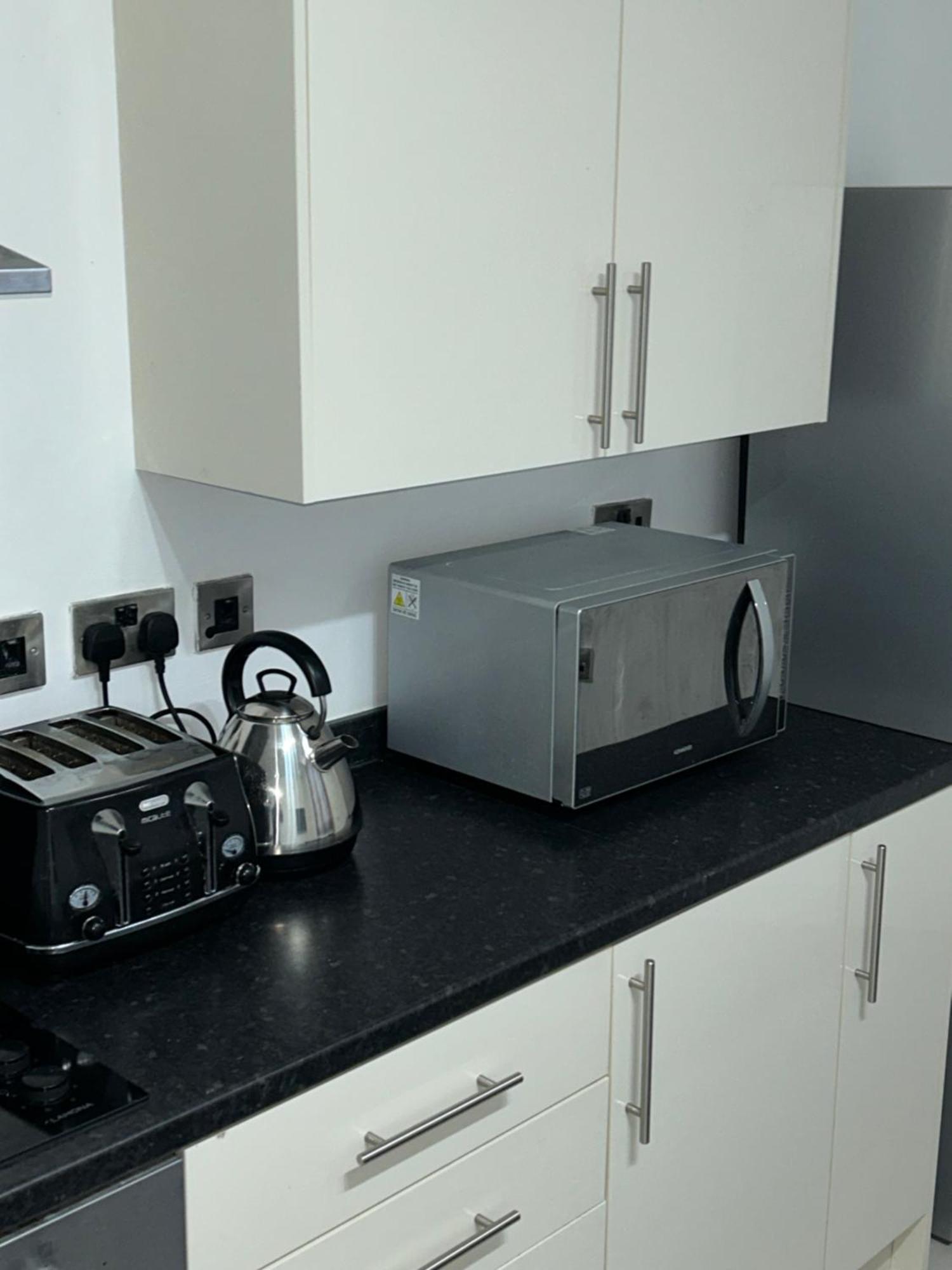 Lovely 1 Bed Apartment In Salford 맨체스터 외부 사진